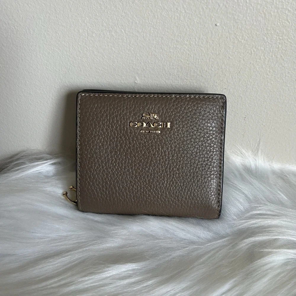 Coach Snap Wallet Dark Stone Pebbled‎ Leather C2862 NWT